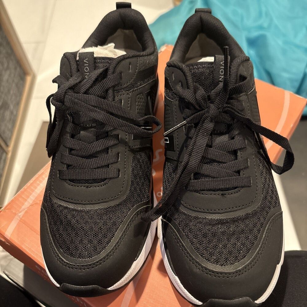 Vionic womens walk strider 001 8.5 New